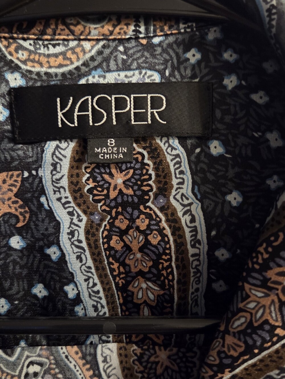Kasper Women's Black Paisley Print Long Sleeve Button Down Blouse Size 8 - Picture 4 of 4